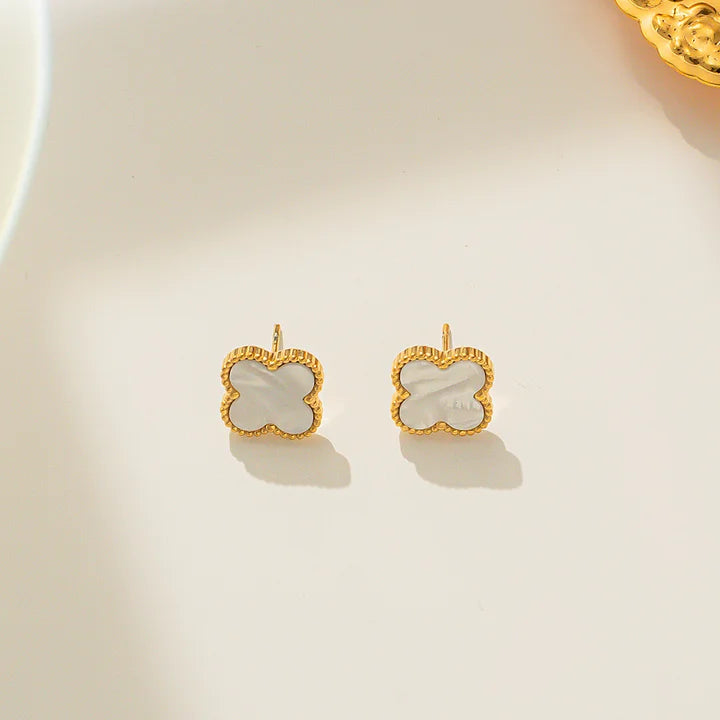 Cream "Van Cleef" Earring