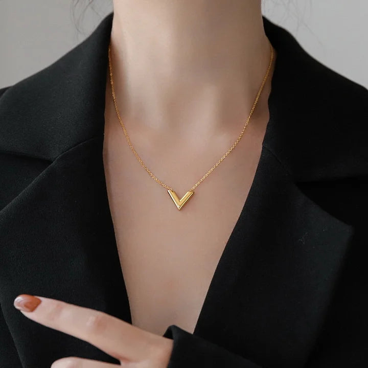 Dainty V Necklace